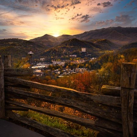 Majestic View Lodge, Amazing Views, Hot Tub, 1089 Free Tickets Each Paid Day, Dollywood And More Гатлінбург Екстер'єр фото