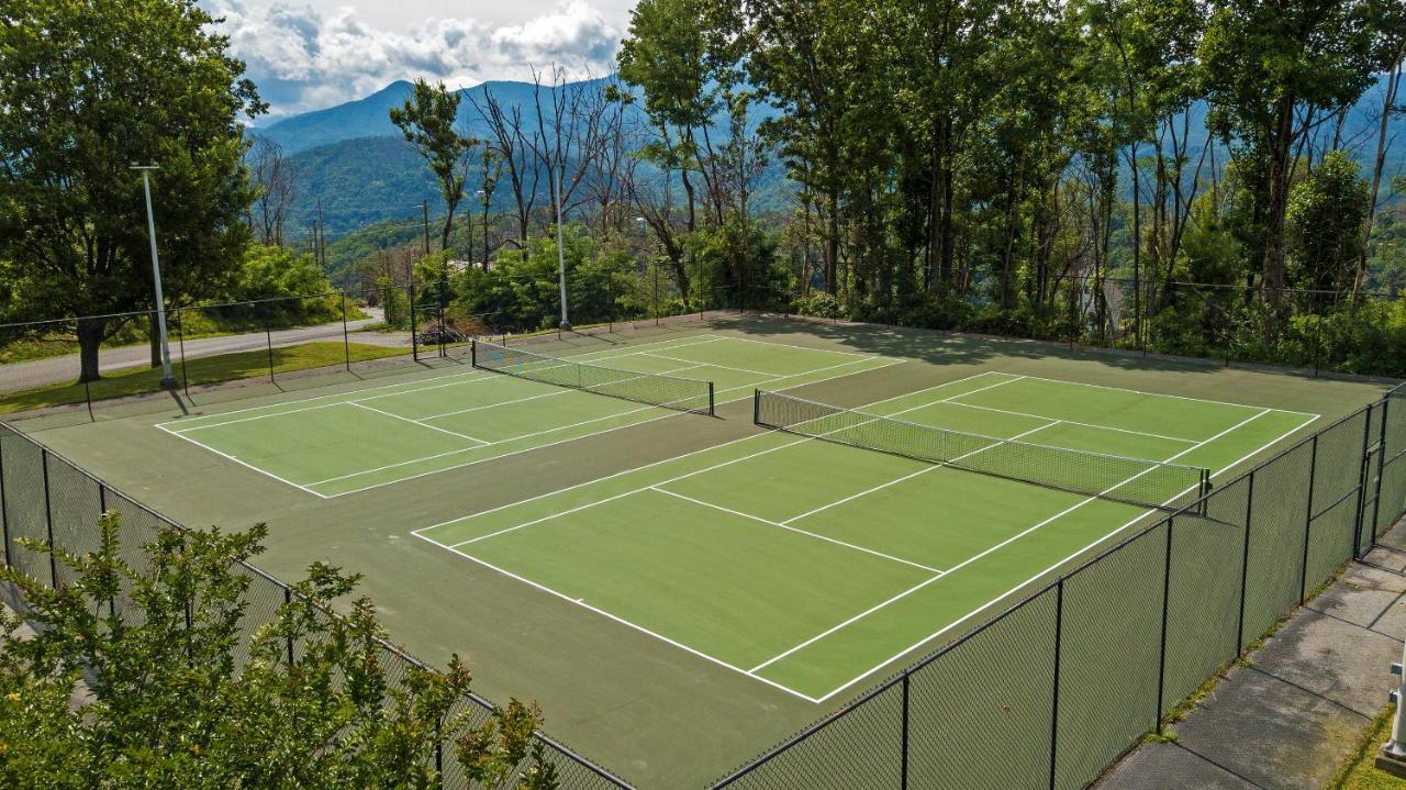 Majestic View Lodge, Amazing Views, Hot Tub, 1089 Free Tickets Each Paid Day, Dollywood And More Гатлінбург Екстер'єр фото
